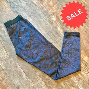 ‼️4/$15‼️ Dark purple floral legging